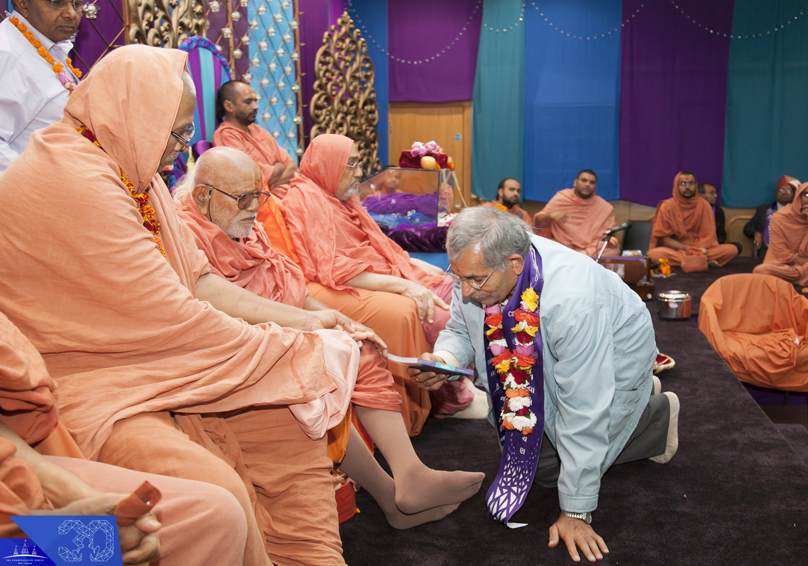 ©1987-2017 SKS Swaminarayan Temple East London